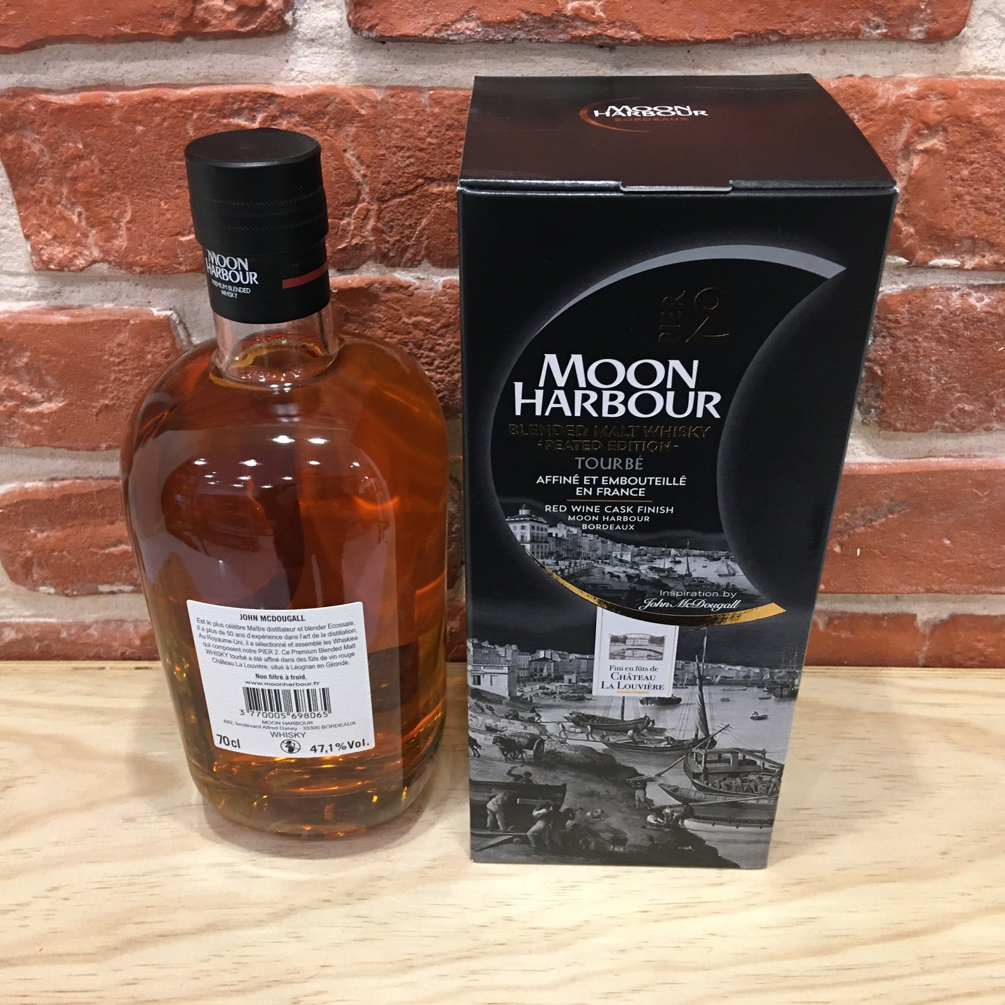 Moon Harbour Pier 2 - Blended Malt Whisky Peated Edition Finition Château La Louvière